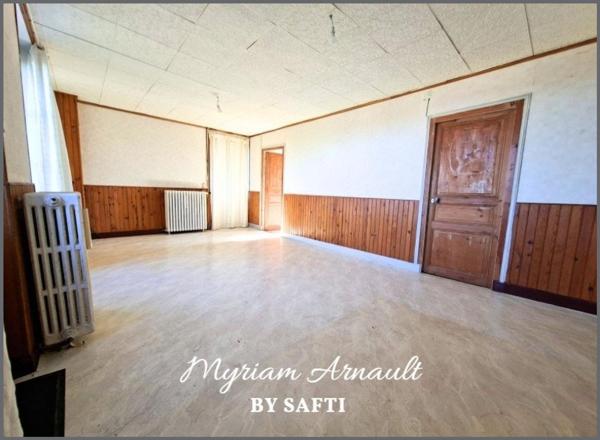 MAISON 3 NIVEAUX AVEC GARAGE ET JARDIN A RENOVER