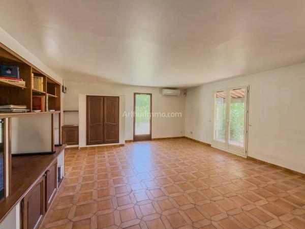 Vente                                                      Villa
                        
                     5 pièces                      116 m2                     à Draguignan