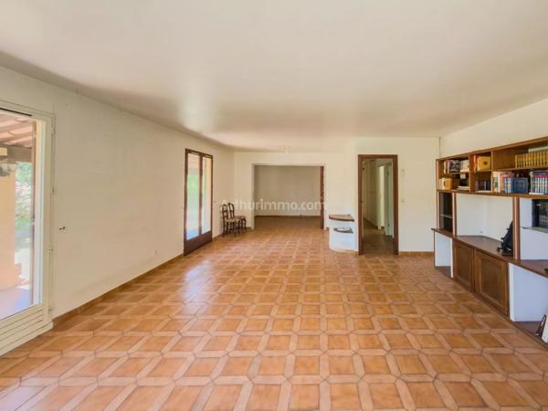 Vente                                                      Villa
                        
                     5 pièces                      116 m2                     à Draguignan