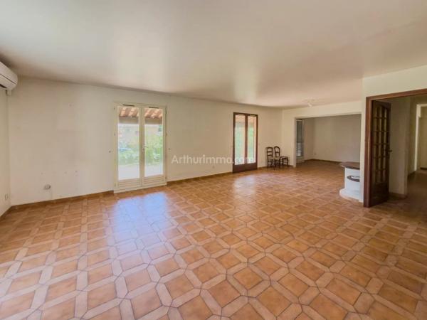 Vente                                                      Villa
                        
                     5 pièces                      116 m2                     à Draguignan
