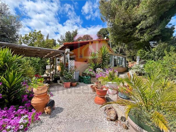 Maison Carros 3 pièces 80 m2 + terrain constructible de plus de 2000 m²