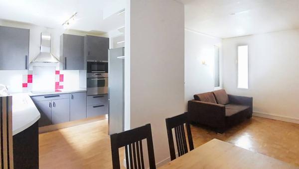 Appartement à louer 3 pièces de 57 m²
