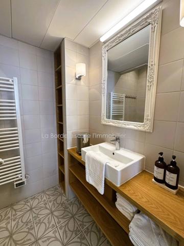 Immeuble en commercialité 2 Appartements