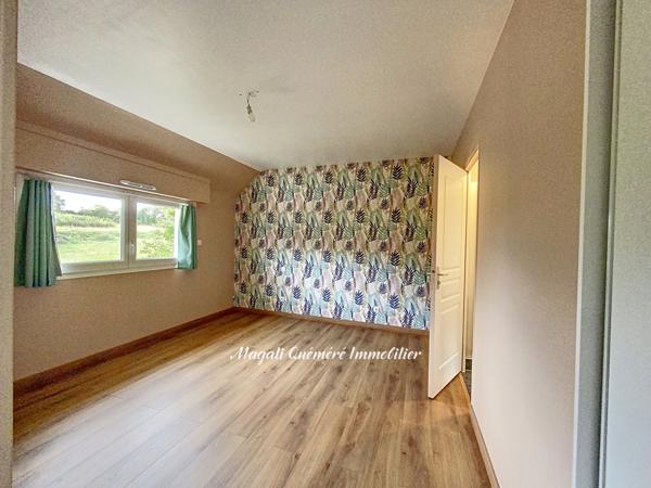 Montfort-sur-Meu (35160) Magnifique maison d'architecte de 255 m² avec piscine intérieure. Accès en moins de 30 min à la gare de Renne