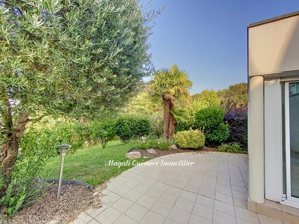 Montfort-sur-Meu (35160) Magnifique maison d'architecte de 255 m² avec piscine intérieure. Accès en moins de 30 min à la gare de Renne