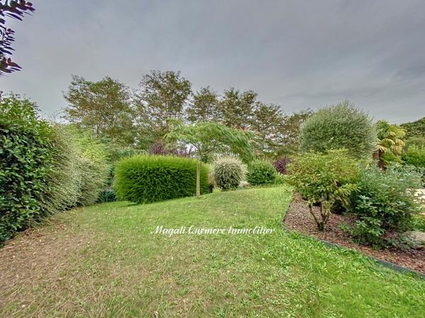 Montfort-sur-Meu (35160) Magnifique maison d'architecte de 255 m² avec piscine intérieure. Accès en moins de 30 min à la gare de Renne