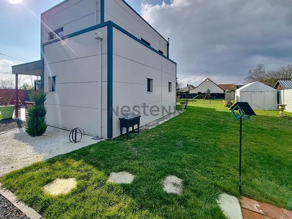 MAISON COMTEMPORAINE A MONNAIE 5 PIECES 123 m2 AVEC GARAGE ET JARDIN CLOS