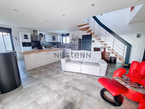 MAISON COMTEMPORAINE A MONNAIE 5 PIECES 123 m2 AVEC GARAGE ET JARDIN CLOS