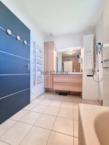 MAISON COMTEMPORAINE A MONNAIE 5 PIECES 123 m2 AVEC GARAGE ET JARDIN CLOS