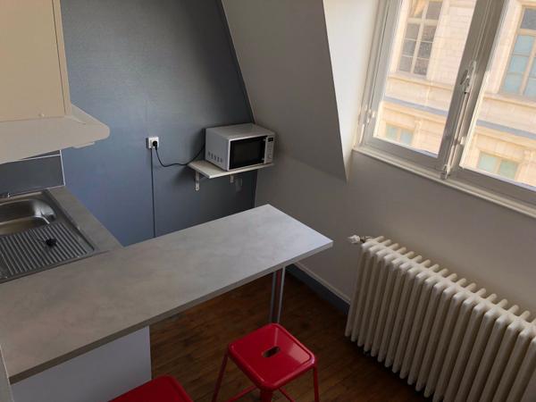 STUDIO MEUBLE POITIERS - 1 pièce(s) - 13.26 m2
