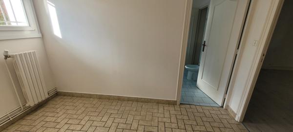 Ensemble immobilier à Saint-Avertin : Maison, dépendances et terrain à bâtir