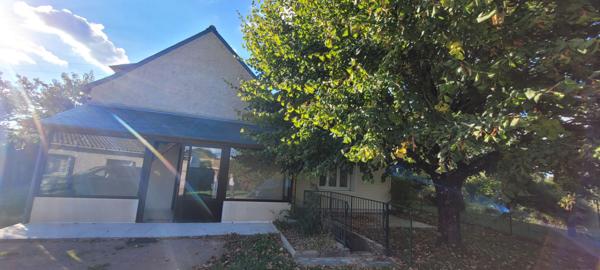 Ensemble immobilier à Saint-Avertin : Maison, dépendances et terrain à bâtir