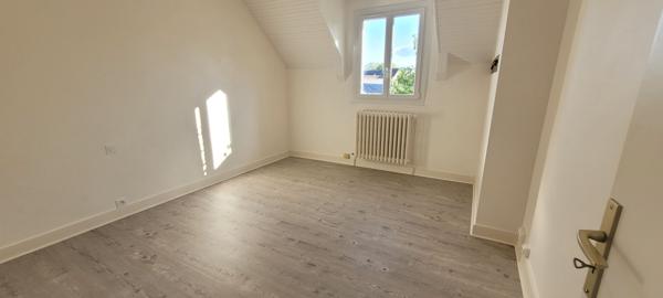 Ensemble immobilier à Saint-Avertin : Maison, dépendances et terrain à bâtir