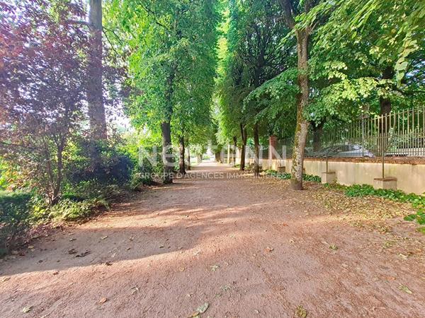 ORLEANS JARDIN DES PLANTES - DERNIER ETAGE AVEC 2 BALCONS - ASCENSEUR - 4 CHAMBRES - 2 PARKINGS