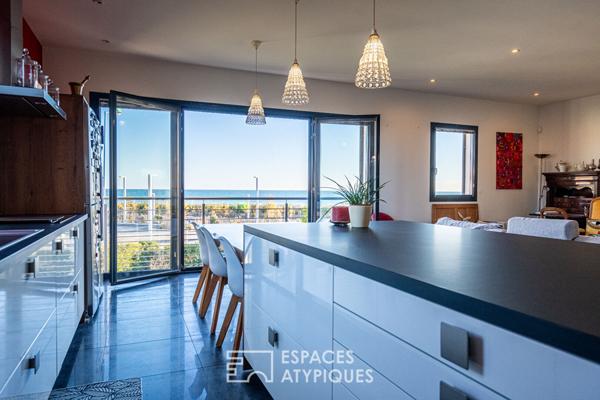 Villa contemporaine en première ligne, sublime vue mer