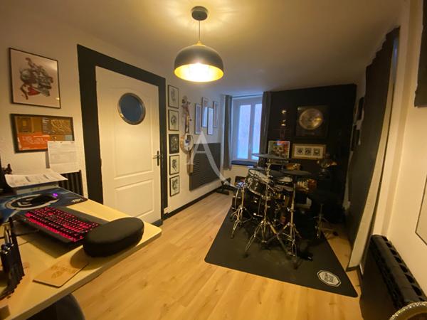 Maison Coeur de bourg - SAINTE FLAIVE DES LOUPS - 4 chambres - 132 m2