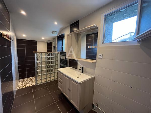 Maison Coeur de bourg - SAINTE FLAIVE DES LOUPS - 4 chambres - 132 m2