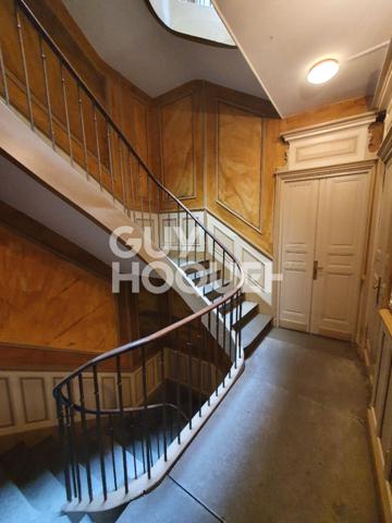 A vendre à PERPIGNAN (66000) Place de la République - Immeuble R+5