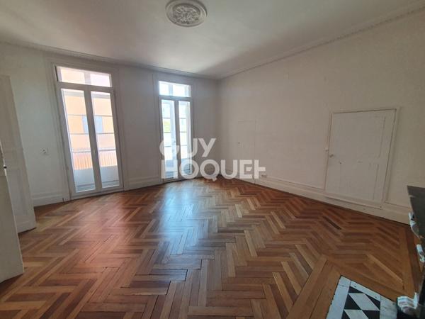 A vendre à PERPIGNAN (66000) Place de la République - Immeuble R+5