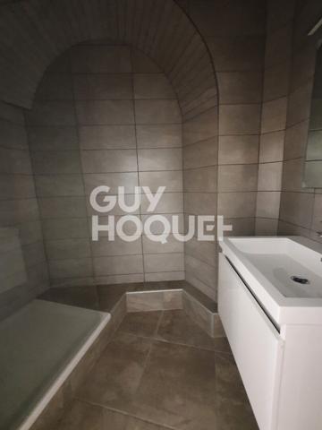 A vendre à PERPIGNAN (66000) Place de la République - Immeuble R+5