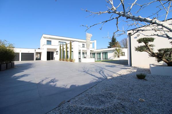 PROPRIÉTÉ DE STANDING A SAINT GERVAIS LA FORET 11 pièces 330 m2