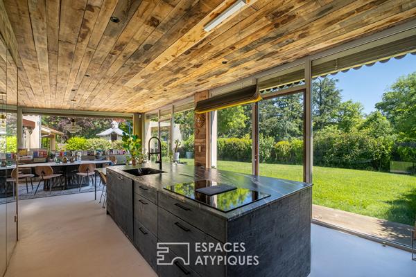 Ancienne dépendance avec extension contemporaine