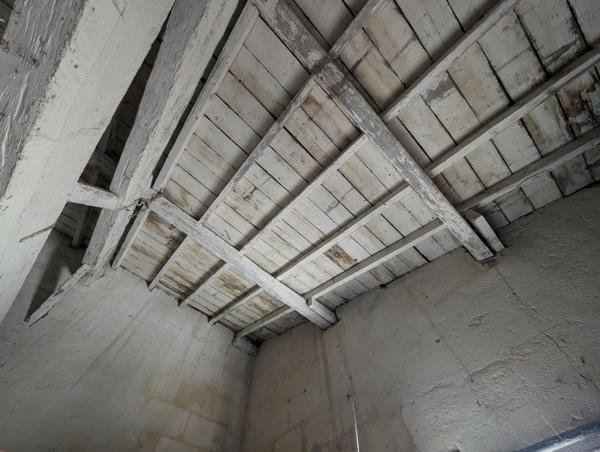 Garage 80 m² avec jardin