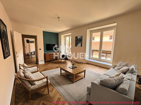 Croix Rousse T2 transformable T3 44 m2 dernier étage rue des Chartreux sur cour