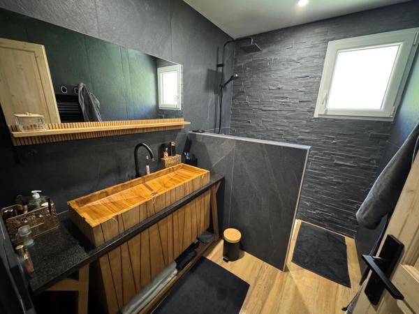 Égat (66120) Magnifique chalet de 75m2 habitable avec grand garage