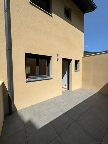 Égat (66120) Magnifique chalet de 75m2 habitable avec grand garage