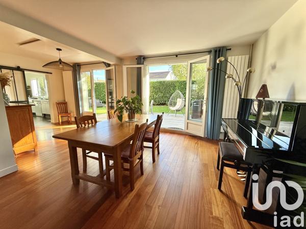 Maison à vendre 7 pièces 178 m² Voisins-le-Bretonneux