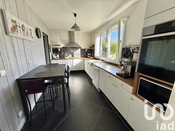 Maison à vendre 7 pièces 178 m² Voisins-le-Bretonneux