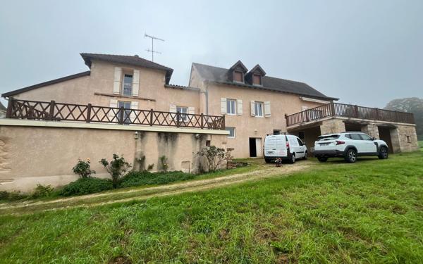 Maison à louer    5 pièces •  Charbonnières