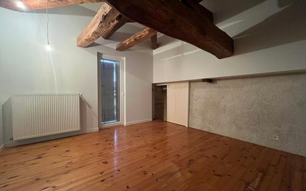 Maison à louer    5 pièces •  Charbonnières