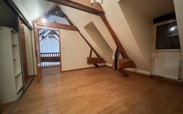 Maison à louer    5 pièces •  Charbonnières