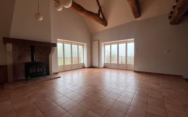 Maison à louer    5 pièces •  Charbonnières