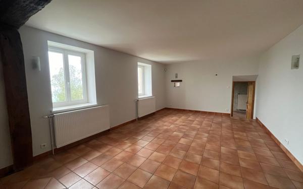 Maison à louer    5 pièces •  Charbonnières