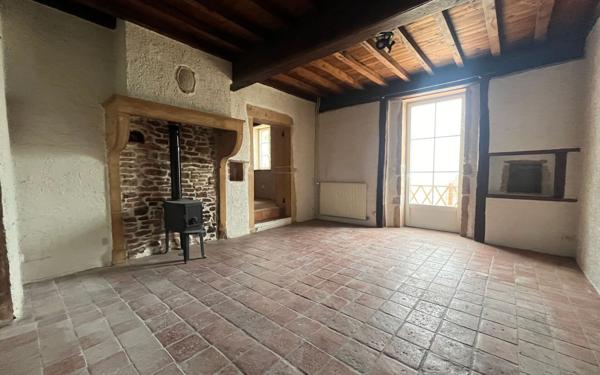 Maison à louer    5 pièces •  Charbonnières