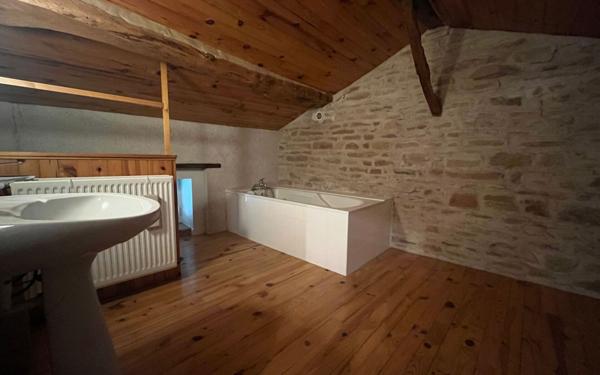 Maison à louer    5 pièces •  Charbonnières