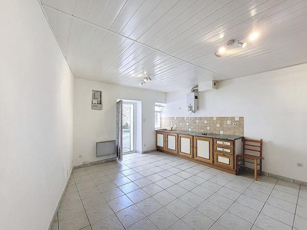 Volx, maison de village 63m², 2 pièces plus combles aménagées