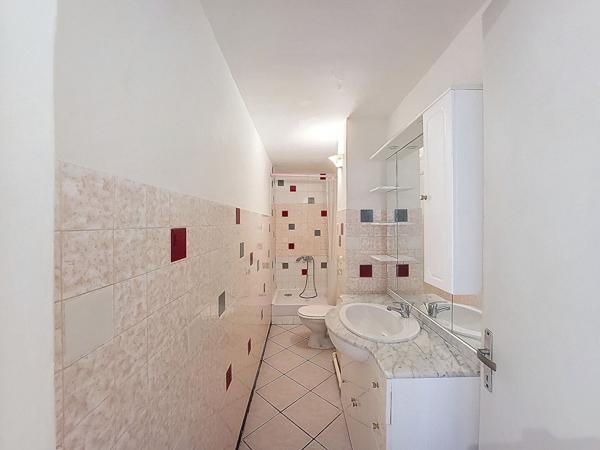 Volx, maison de village 63m², 2 pièces plus combles aménagées