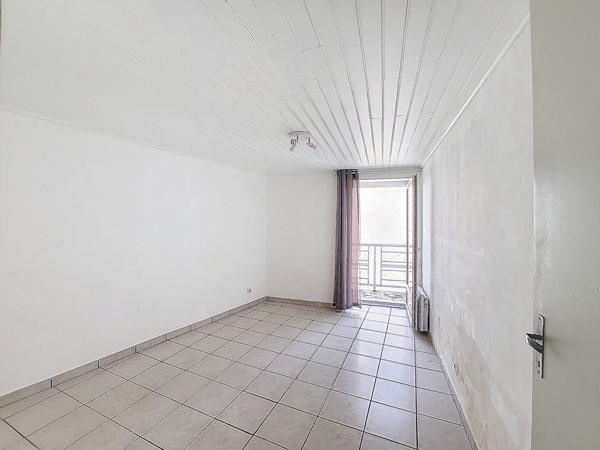 Volx, maison de village 63m², 2 pièces plus combles aménagées