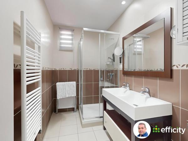 Maison
         7 pièces
        - 186 m² Exclusivité 349 000 € *