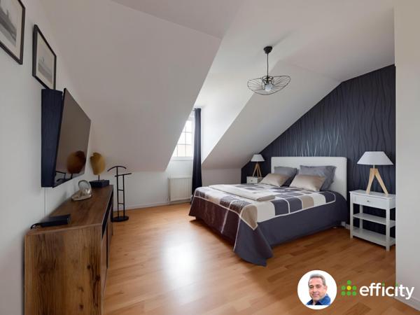 Maison
         7 pièces
        - 186 m² Exclusivité 349 000 € *
