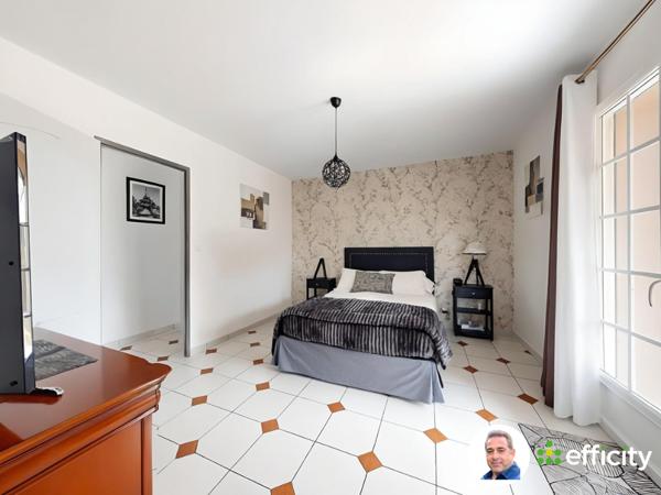 Maison
         7 pièces
        - 186 m² Exclusivité 349 000 € *