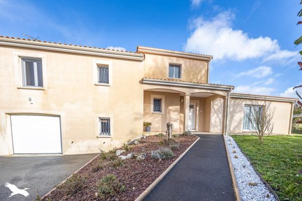 Maison à vendre |  Sauzé-Vaussais |  6 pièces | 155 m²