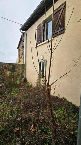 Ancien café du village- Beau potentiel
