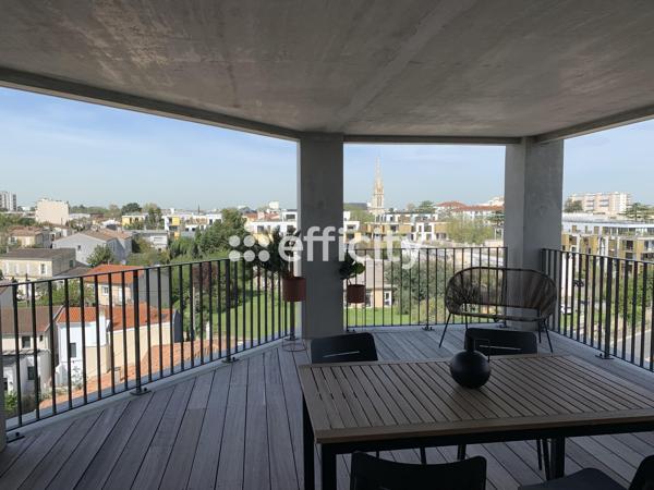 Appartement
         4 pièces
        - 124 m² Bien prestige 1 190 000 € *