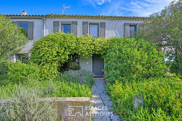 Mas Contemporain au Coeur des Vignes