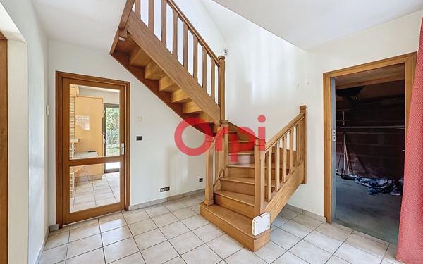 Maison à vendre    5 pièces •  Ambon